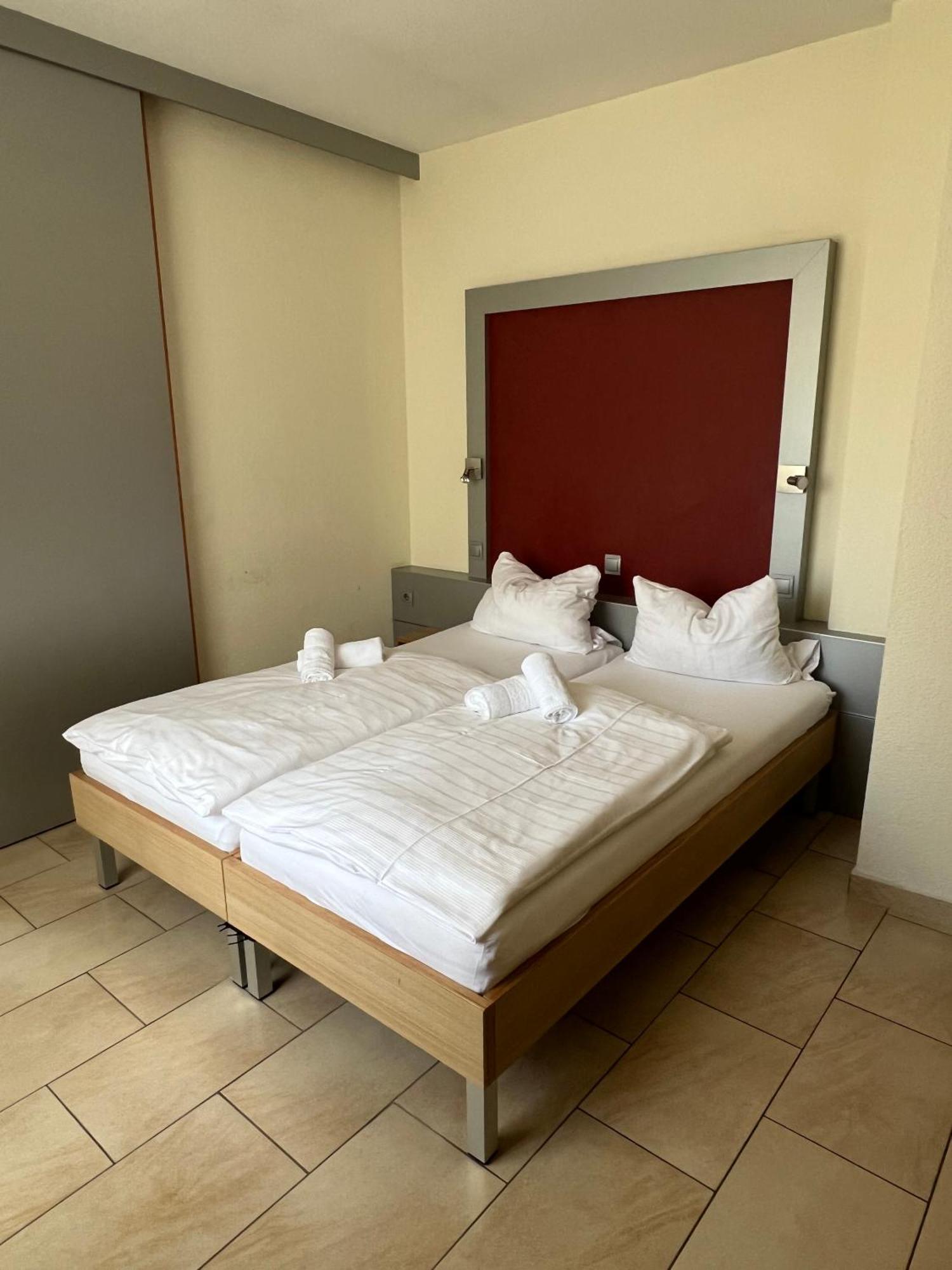 Hotel Pfaelzer Hof Enkenbach-Alsenborn Εξωτερικό φωτογραφία