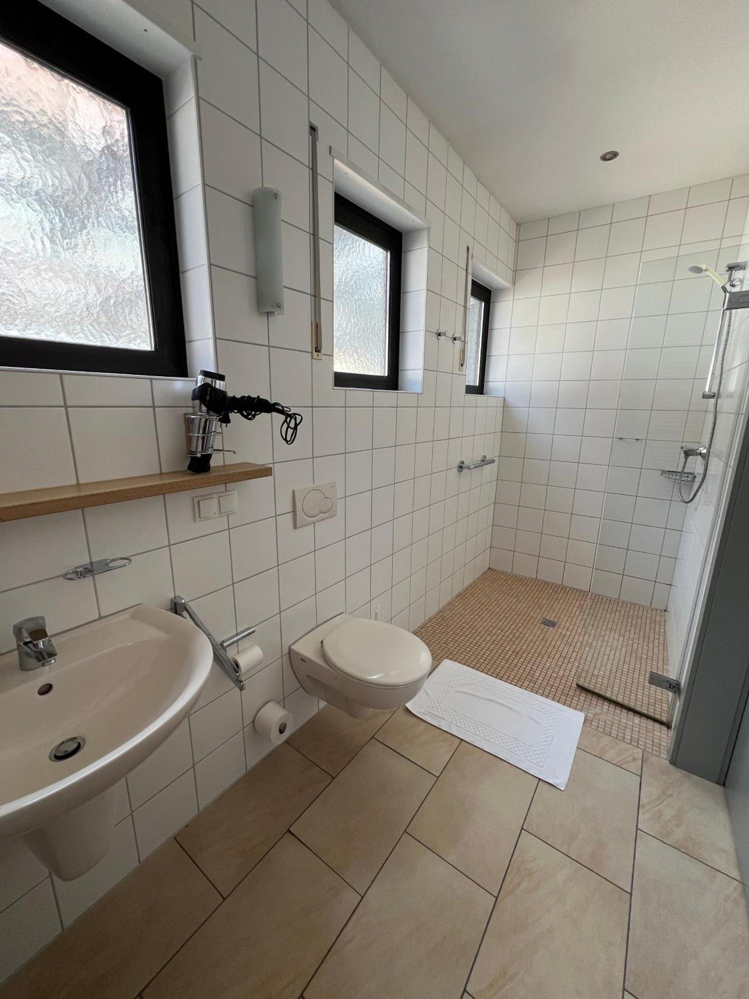 Hotel Pfaelzer Hof Enkenbach-Alsenborn Εξωτερικό φωτογραφία