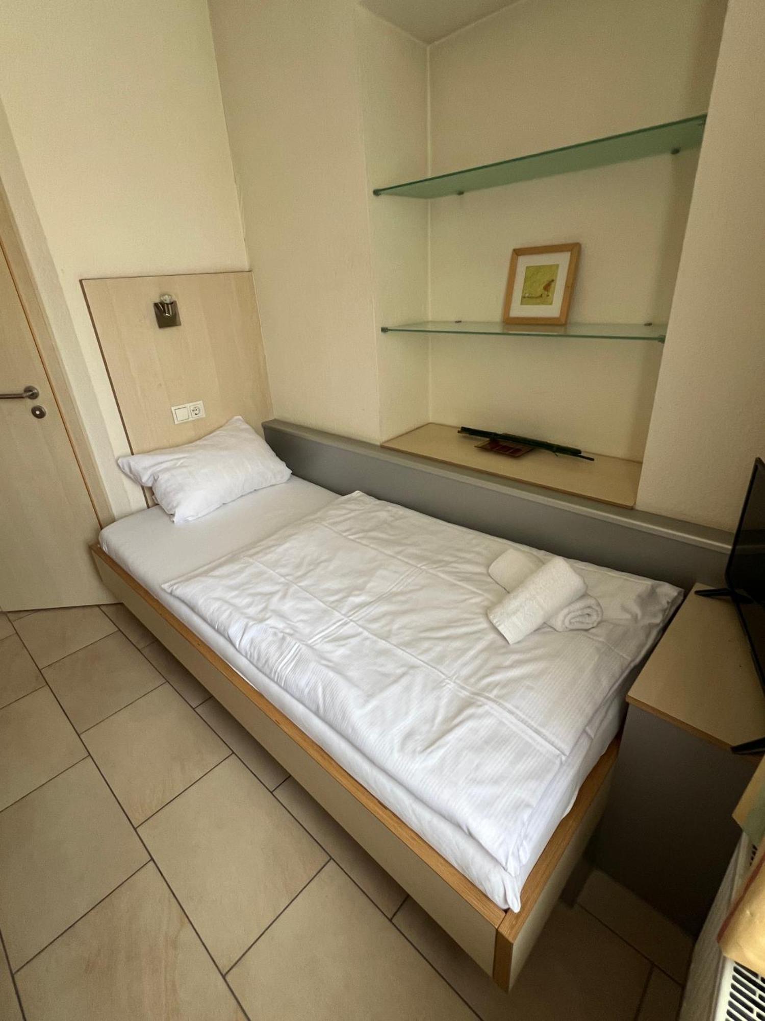 Hotel Pfaelzer Hof Enkenbach-Alsenborn Εξωτερικό φωτογραφία