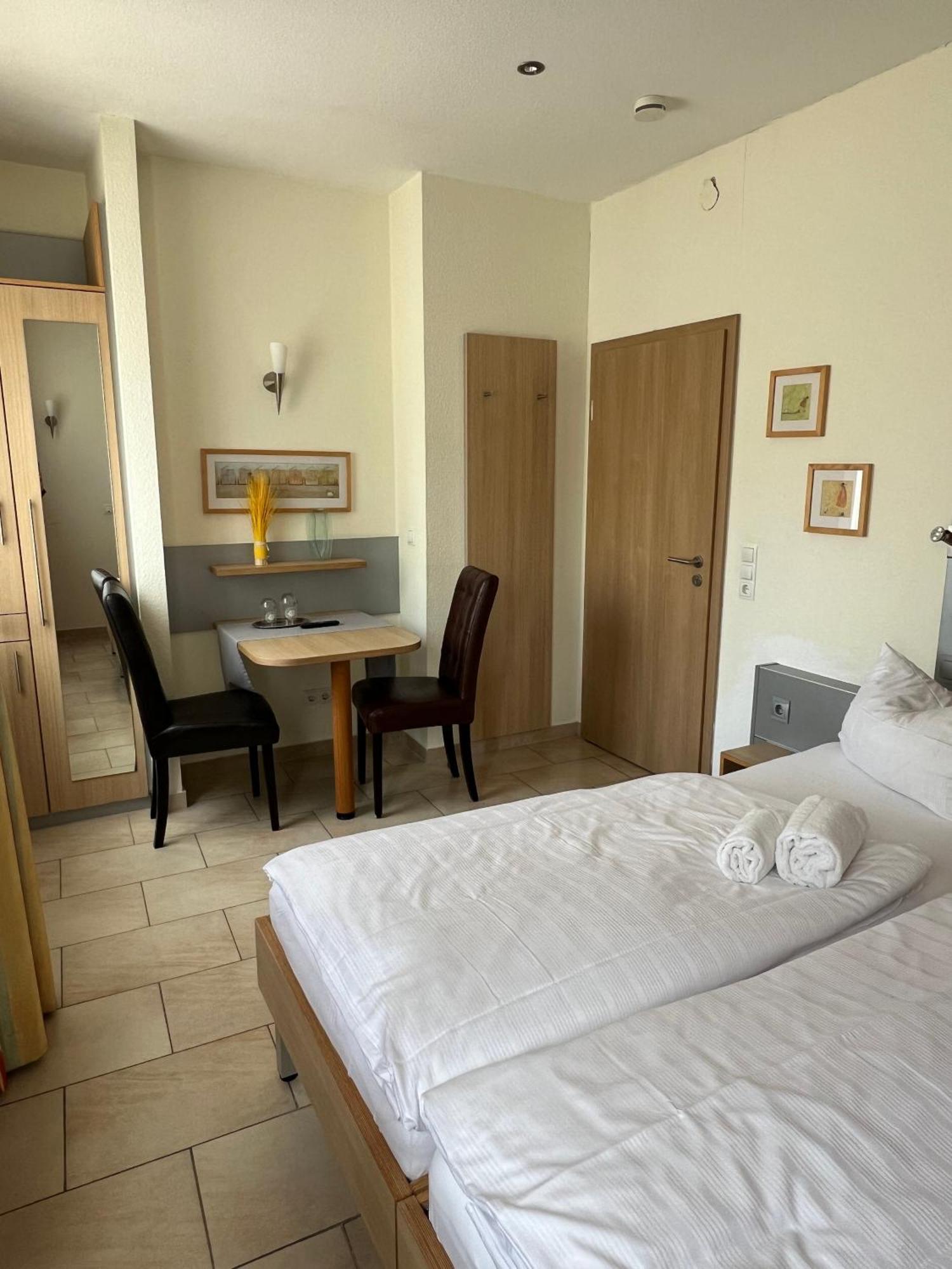 Hotel Pfaelzer Hof Enkenbach-Alsenborn Εξωτερικό φωτογραφία
